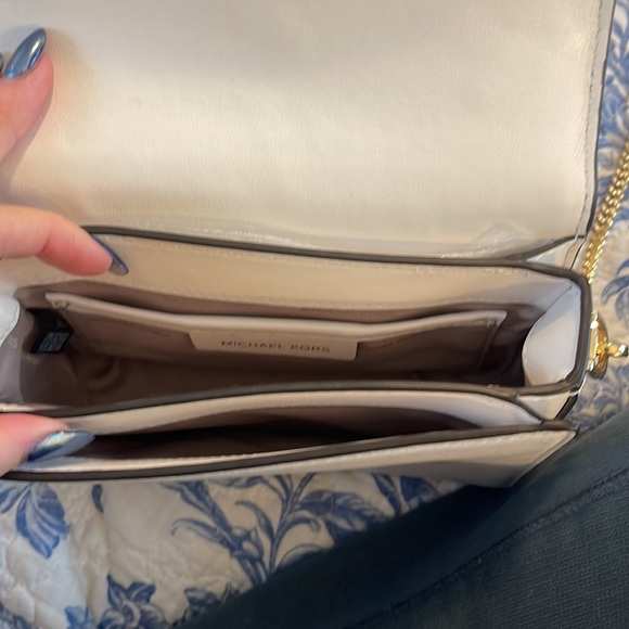 White floral Michael Kors crossbody bag - Picture 4 of 5